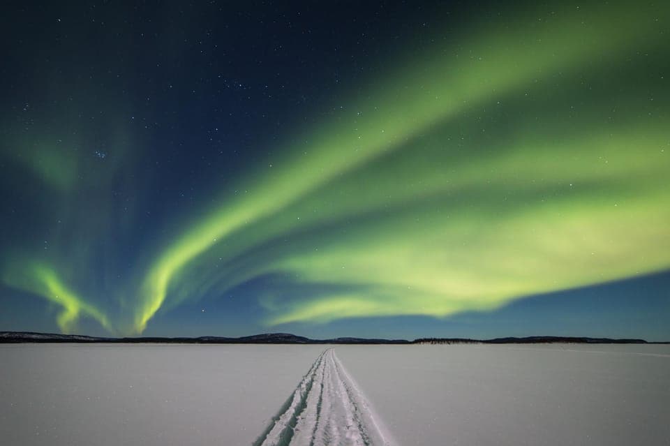 Lake Inari lights with reindeer and dinner