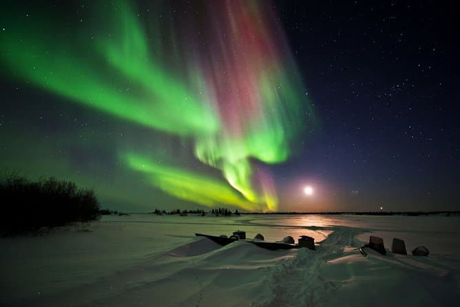 Aurora viewing by heated coach