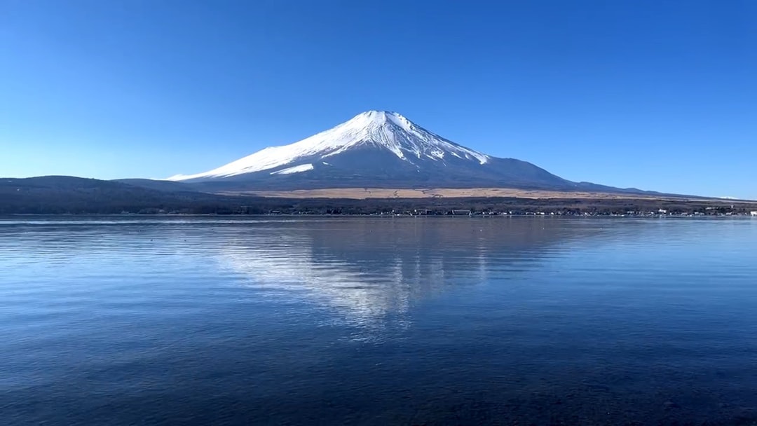 Lake Yamanaka from Tokyo: Every Route, Real Prices, and the Timing That Decides Your View